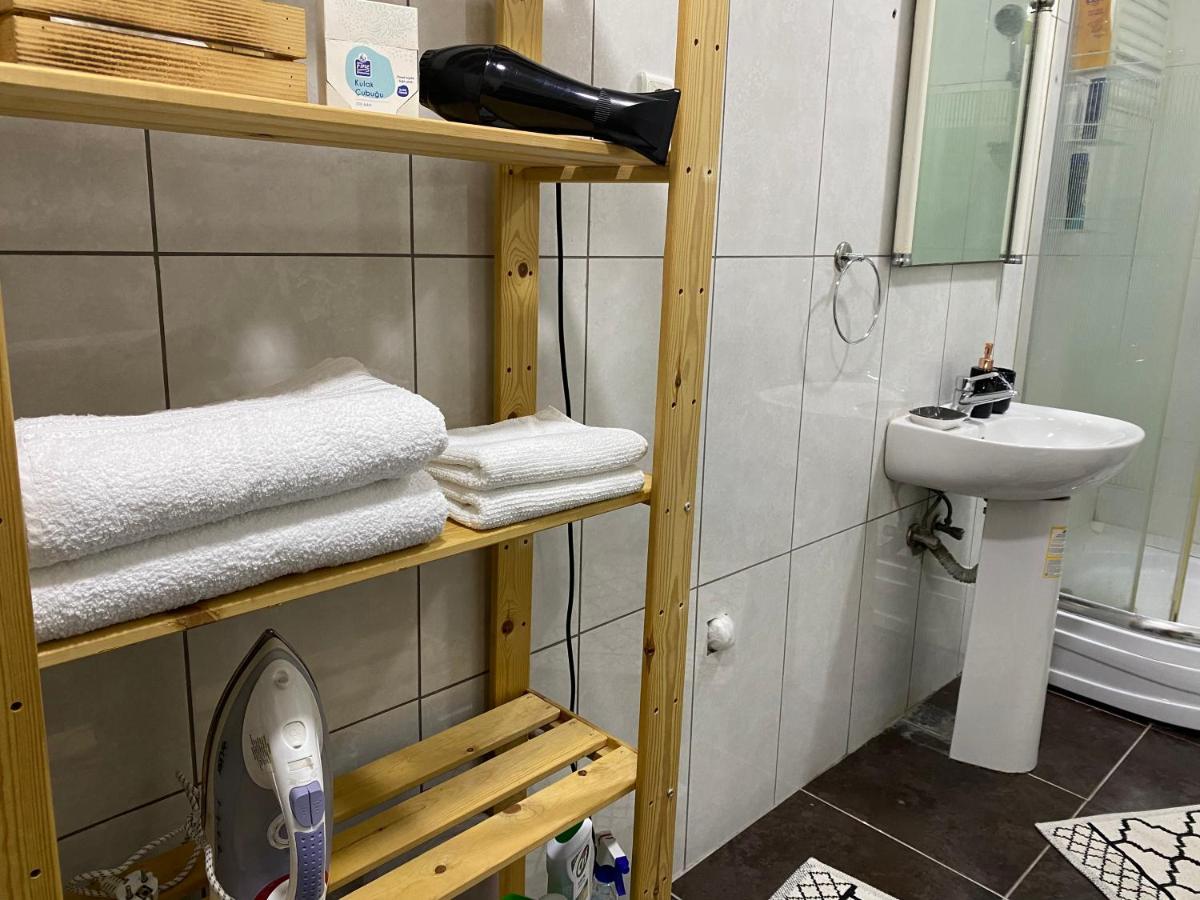 Comfortable House In Uskudar Turkey Apartament